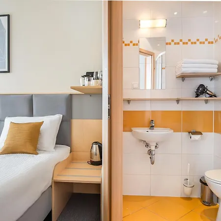 Apartmenty W Hotelu Lechicka Poznań Eksteriør bilde