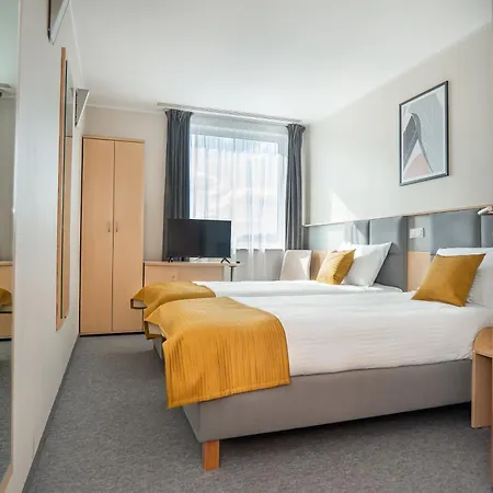 Apartmenty W Hotelu Lechicka Poznań Eksteriør bilde