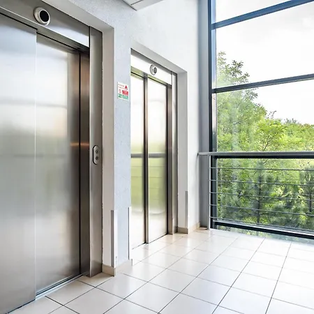 Apartmenty W Hotelu Lechicka Poznań Eksteriør bilde